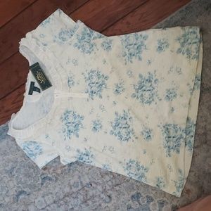 LaurenRalphLauren, very feminine blouse, with 2 rows of delicate ruffles,buttons